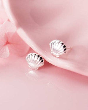 Bowie & Co / Shell Stud Earrings: Sterling Silver