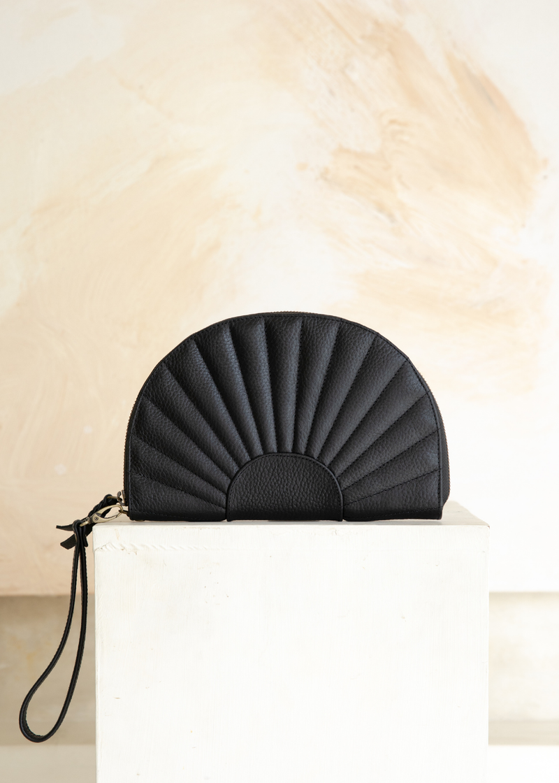 Soleil Clutch // Textured Noir