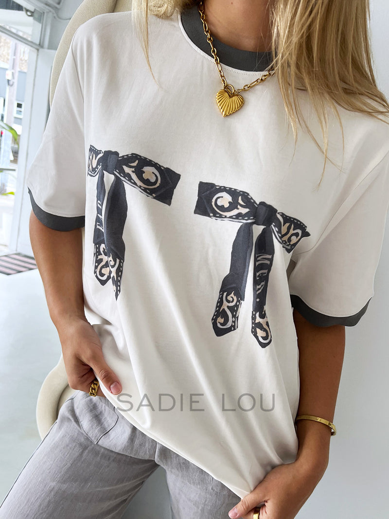 Far Mer / Western Bow Tee