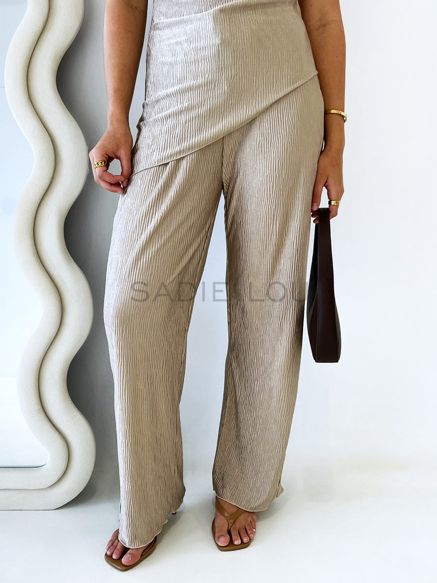 Peach and Parla / Zali Pant
