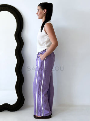 Little Lies / Scallop Hem Tank - White