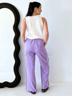 Little Lies / Scallop Hem Tank - White
