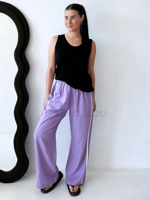 Little Lies / Scallop Hem Tank - Black