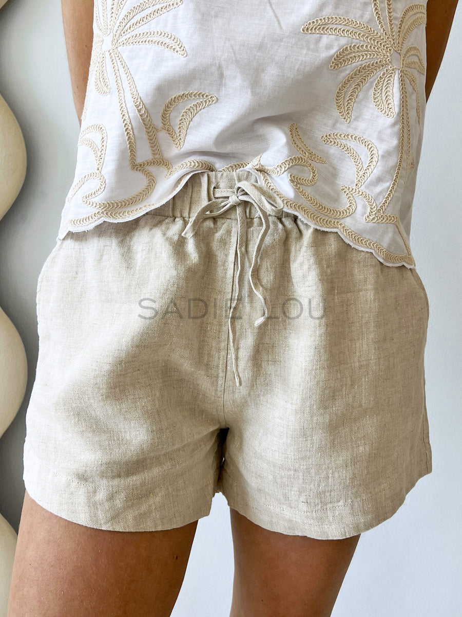 little Lies / Sumer Shorts Oat