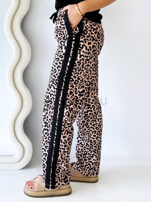 Cartel & Willow / Adeline pant Leopard racer