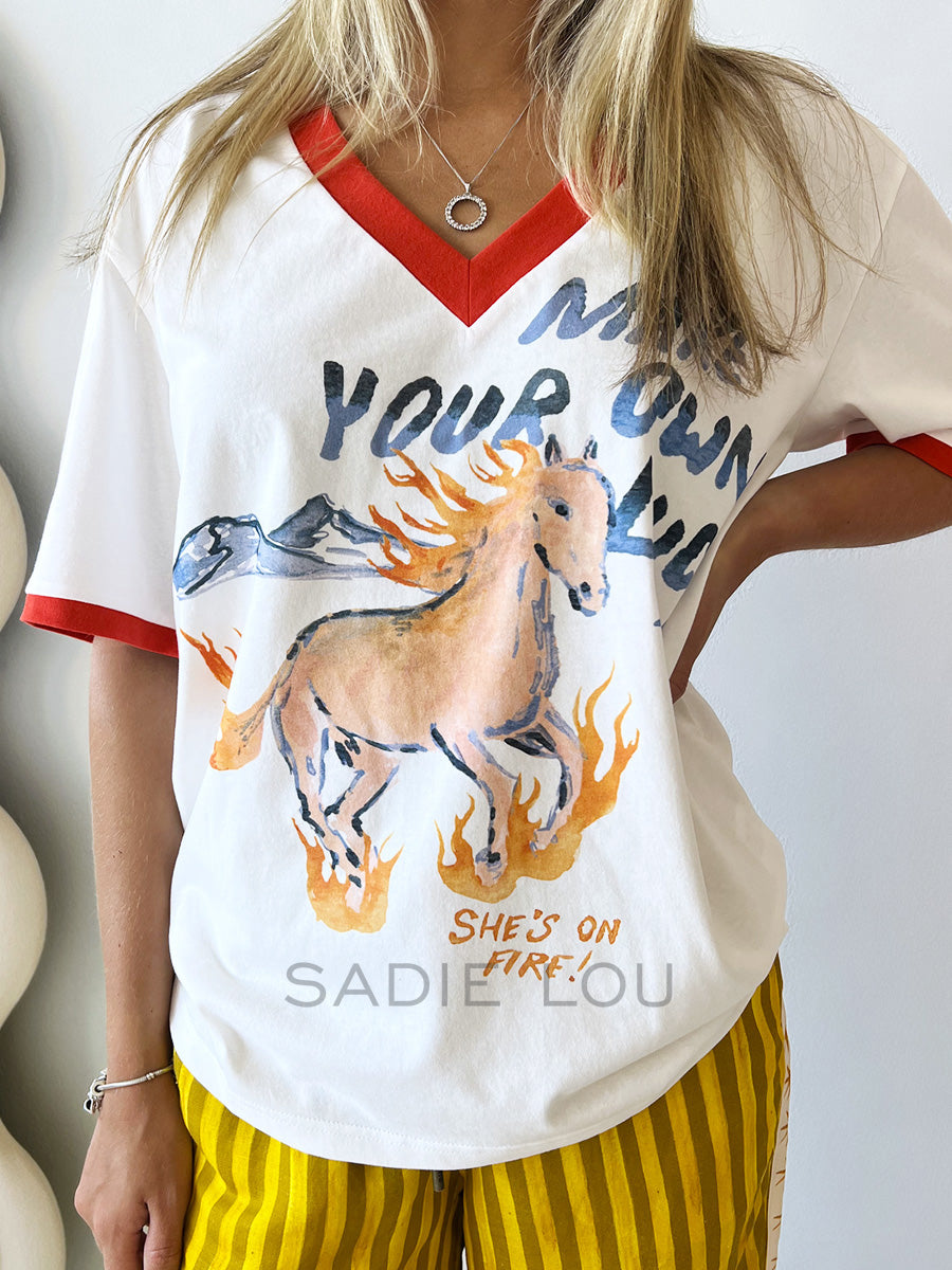 Maku / She's On Fire V-Neck Tee