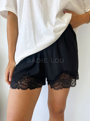By Frankie / Lacey Short - Black