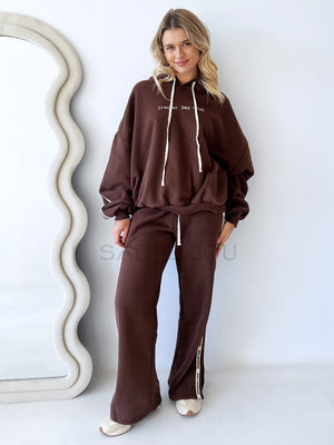 Cracker Day Club / Cloud Racer Sweatpants - Chocolates