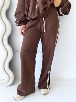 Cracker Day Club / Cloud Racer Sweatpants - Chocolates