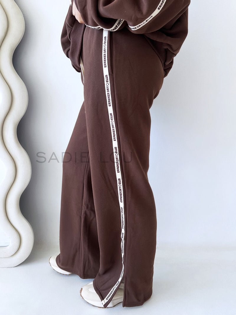 Cracker Day Club / Cloud Racer Sweatpants - Chocolates