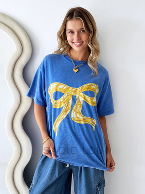 Maku / Light Blue Bow Acid Wash Tee
