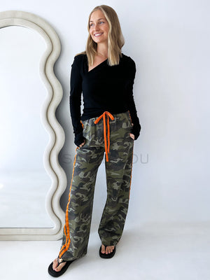 By Frankie / Camo Orange Racer Pant