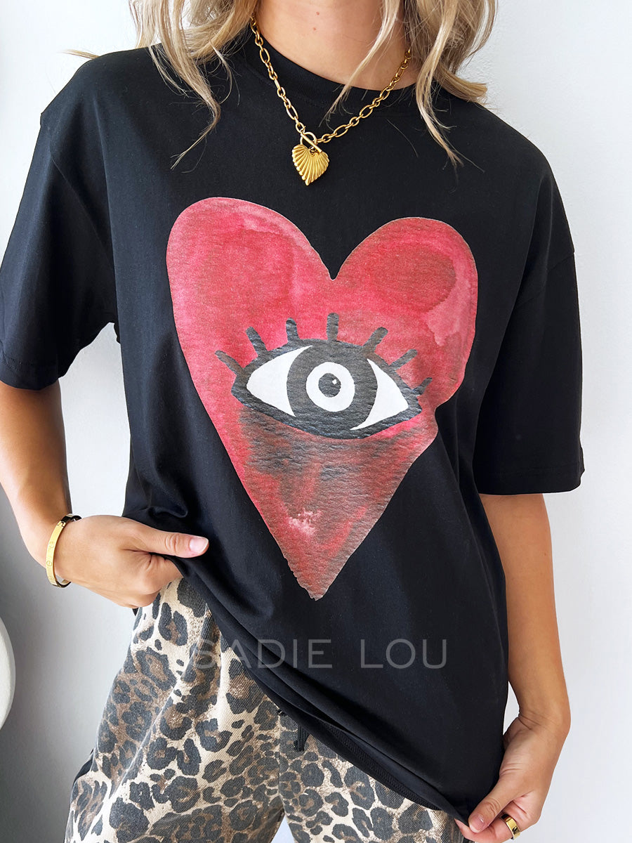 Maku / Burgundy Hearts Club tee