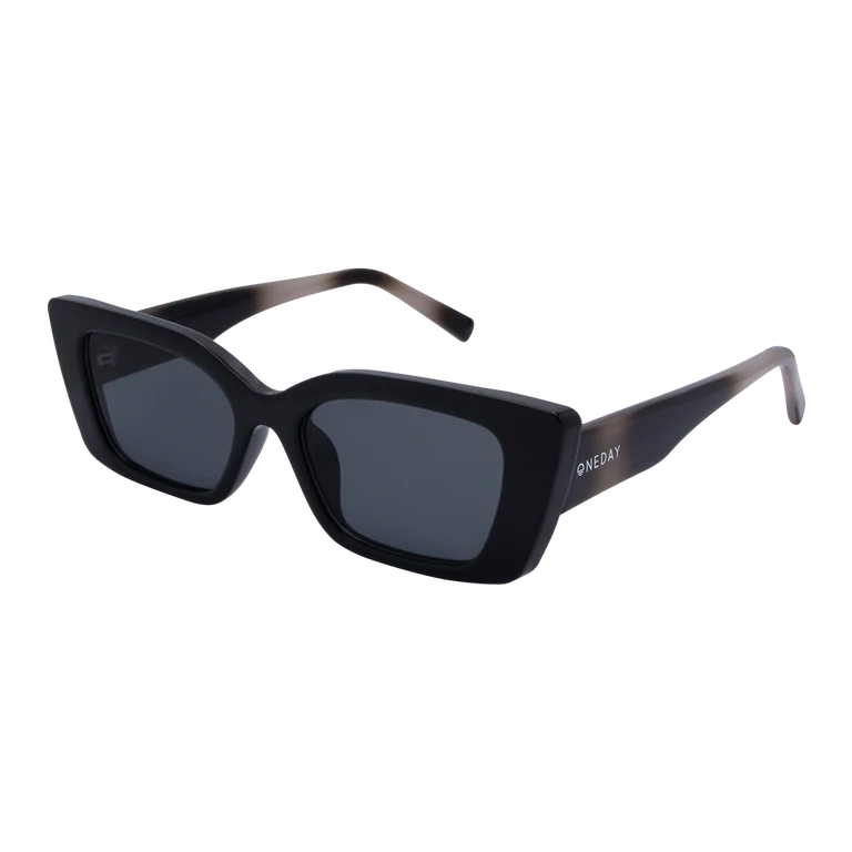 ONEDAY  / Juniper Sunglasses- Black Smoke