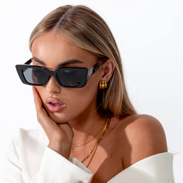 ONEDAY  / Juniper Sunglasses- Black Smoke