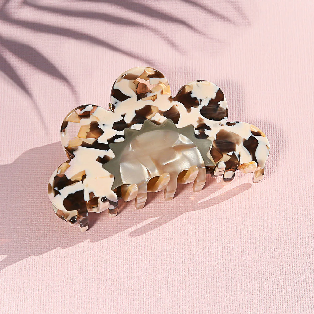 Kingston Jewellery / Marble Flower Claw