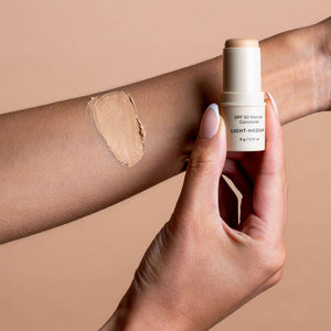 SPF 50 Natural Concealer: Light
